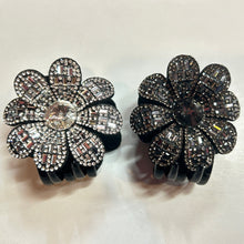 Load image into Gallery viewer, Crystal Flower Jaw

