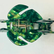 Load image into Gallery viewer, Gorgeous Green Leaf Jaw
