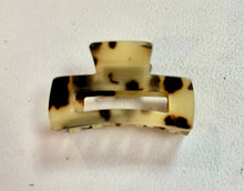 Load image into Gallery viewer, Small Cutout Rectangle Jaw
