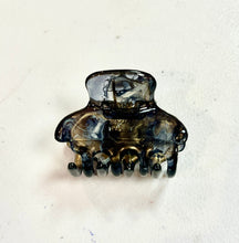 Load image into Gallery viewer, Small Classic French Jaws
